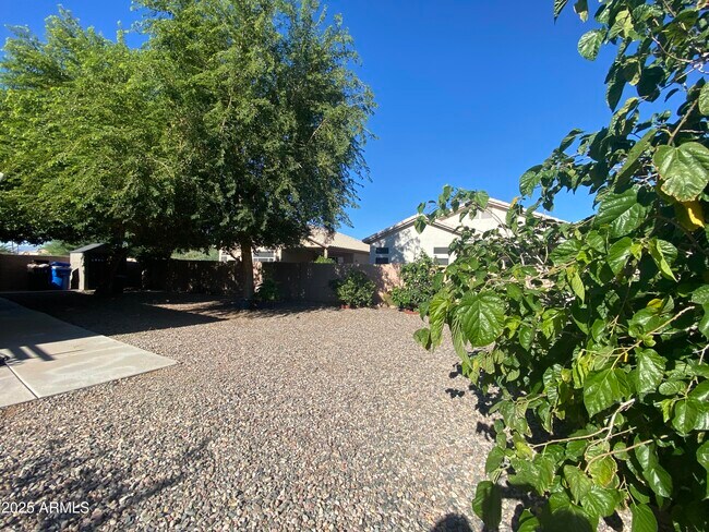 Building Photo - 18231 N Coyote Lakes Pkwy