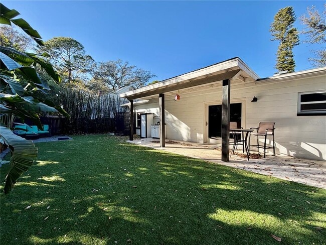 Building Photo - 844 35th Ave S