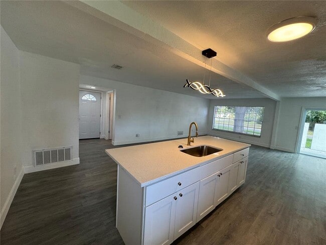 Building Photo - 1718 Palmer Ln