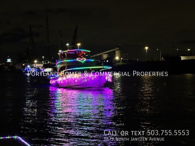 Building Photo - 1879 N Jantzen Ave