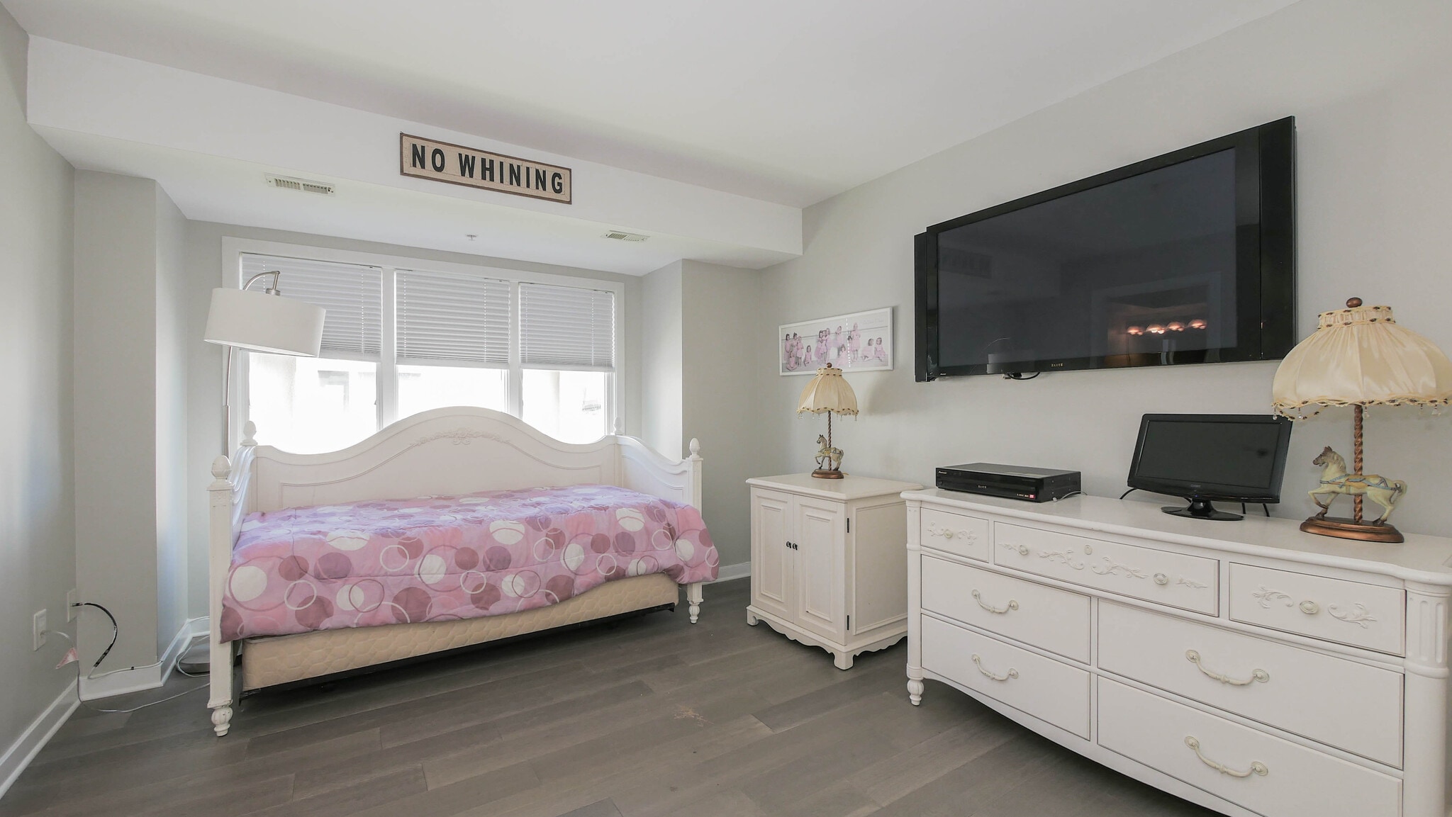 Building Photo - 137 S Berkley Sq