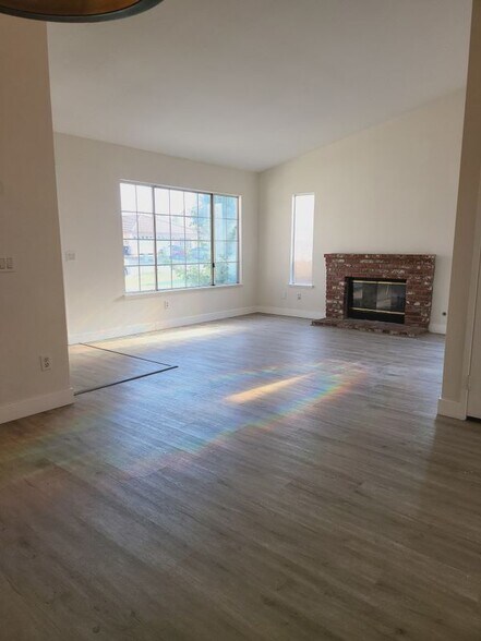 Building Photo - 12602 El Dorado Pl