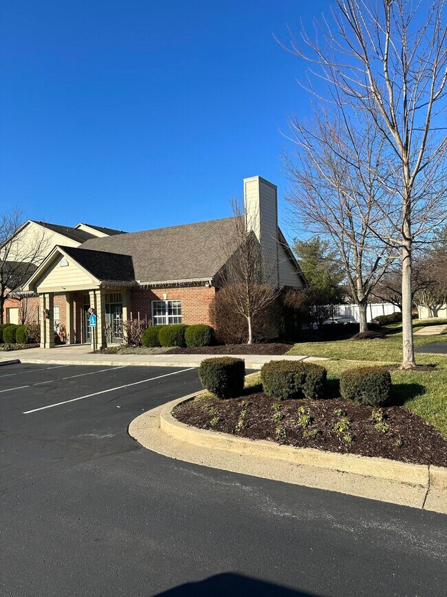 Building Photo - 600 Vincent Way