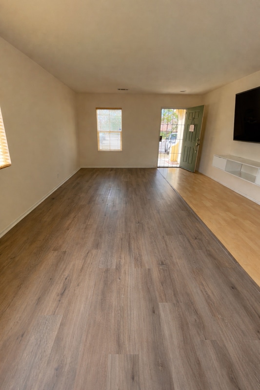 Building Photo - 45118 Parkview Ln