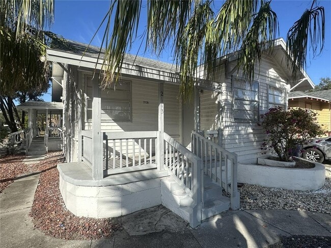 Building Photo - 2113 W North B St