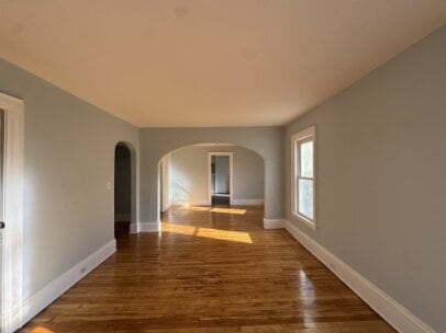 Building Photo - "Charming 4-Bed Upper Level Retreat with Hardwood Elegance in (Powderhorn) Minneapolis!"