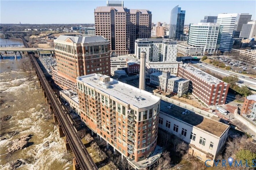 Building Photo - 301 Virginia St