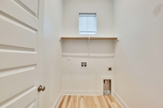 Building Photo - 48 Rancho Trail