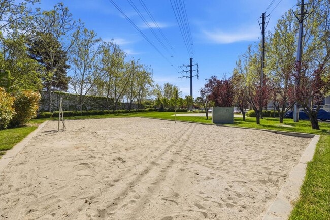 Building Photo - 6121 Lambeck Ln