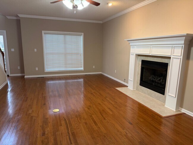 Building Photo - Lenoir City 37771 - 4 bedroom 2.5 bath - call Sharon Arnwine 865-313-7215