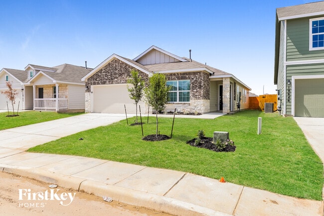 Building Photo - 10650 Vinateros Dr