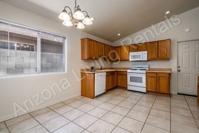 Building Photo - HUALAPAI MOUNTAIN FOOTHILLS HOME