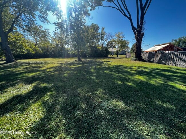 Building Photo - 1002 Meadow Hill Rd