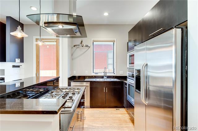 Building Photo - 2536 Glenarm Pl