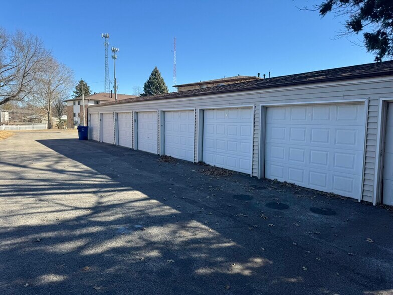 Building Photo - 310 30th Avenue Ct