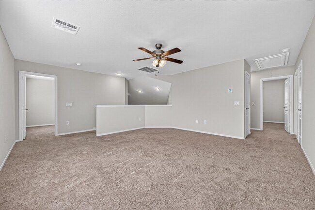 Building Photo - 24603 Royal Pike Dr