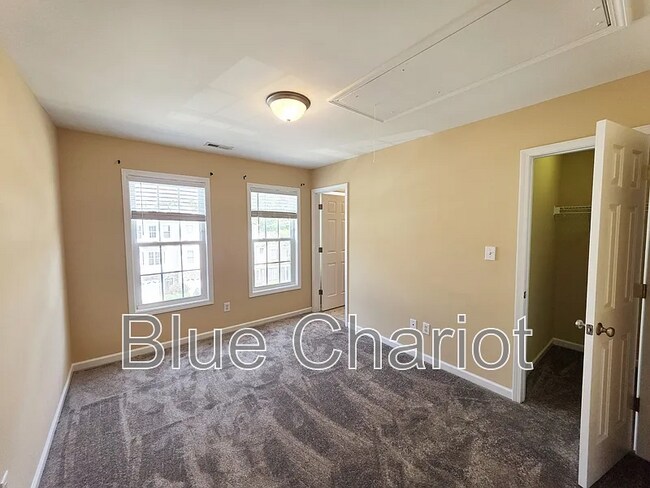 Building Photo - 650 Ganyard Farm Way
