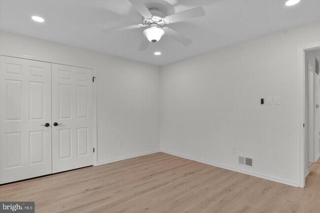 Building Photo - 915 Chanticleer