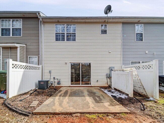 Building Photo - 503 Delta Dr