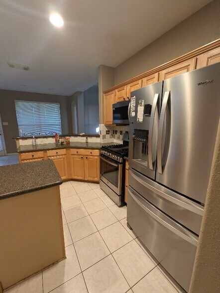 Building Photo - 4030 Harwood Dr