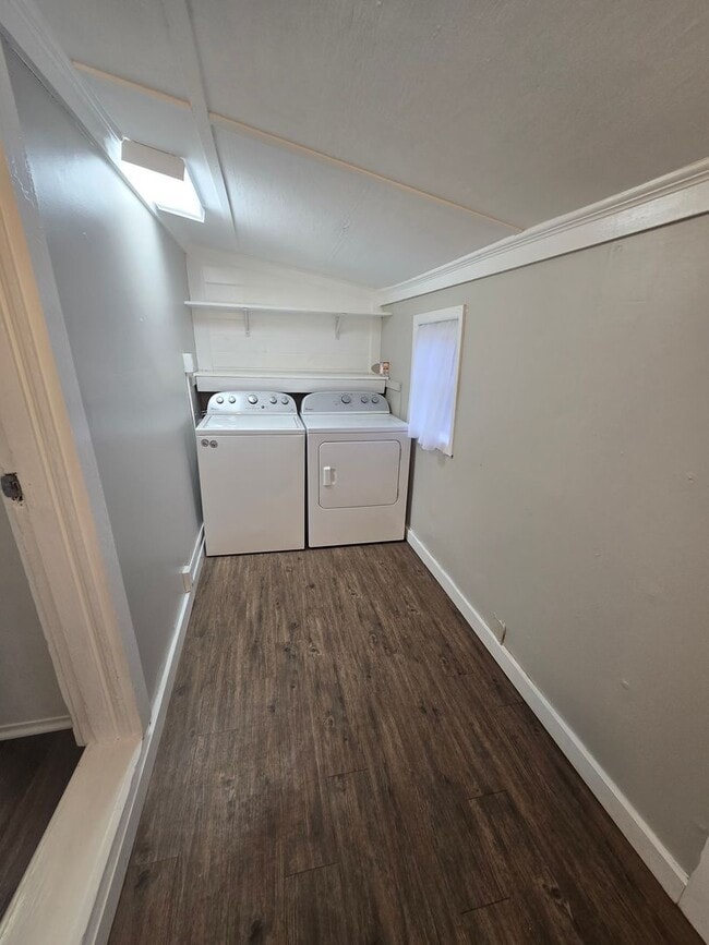 Building Photo - ***Newly remodeled 2/1*** located in the heart of Mineral Wells, TX minuets from Downtown