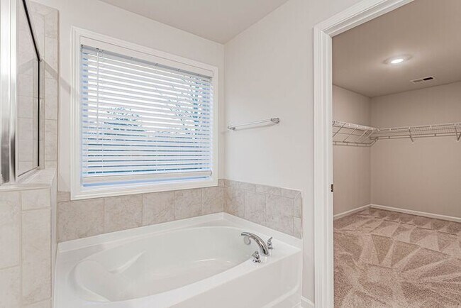 Building Photo - HUGE And BRAND New Home in Greer 29651!