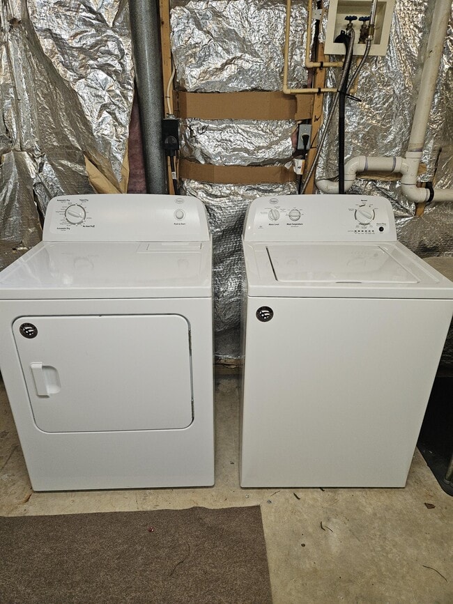 Building Photo - 201 Stull Ct