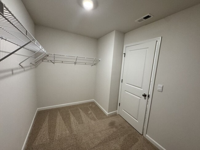 Building Photo - ***** $200 OFF FIRST MONTH RENT *****
