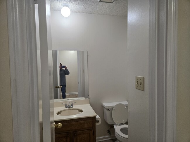 Building Photo - 120 Oak Ridge Ave