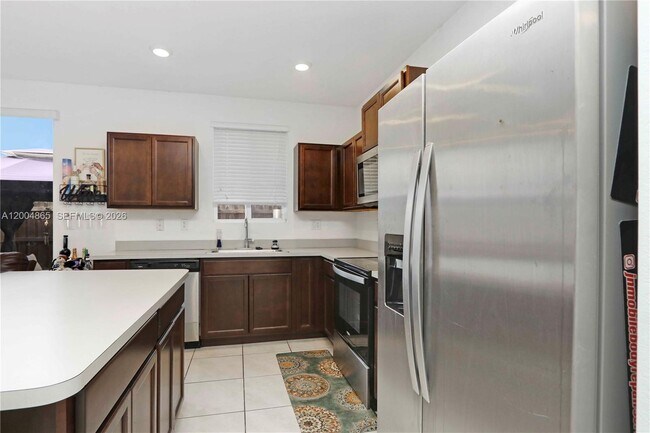 Building Photo - 1052 SE 23rd Ave