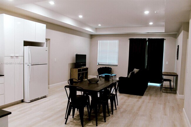 Building Photo - 622 Windermere Dr