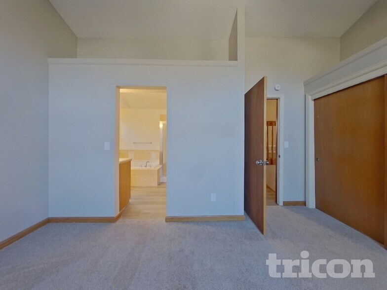 Building Photo - 14652 E Bellewood Pl