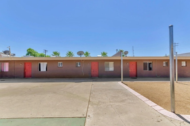 Building Photo - 621 N 30th Pl