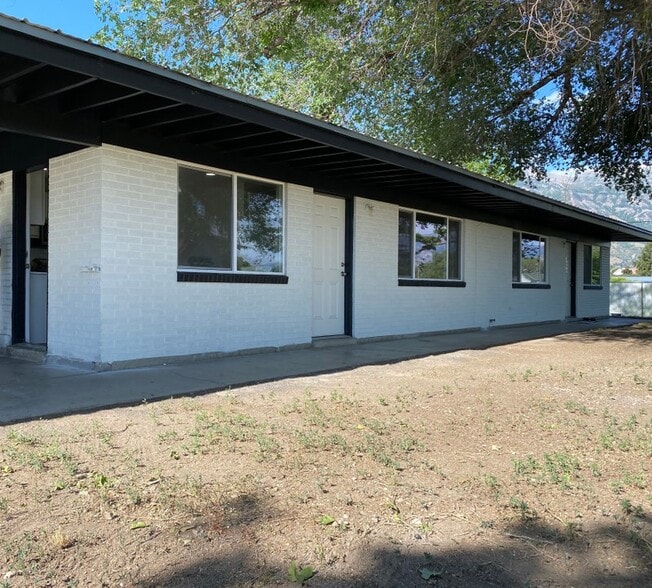 Building Photo - 370 N 200 E