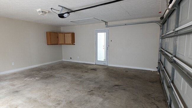 Building Photo - 105 Foxdale Dr