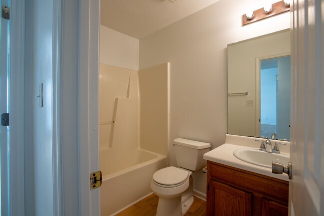 Building Photo - 304 Holly Pines Ct