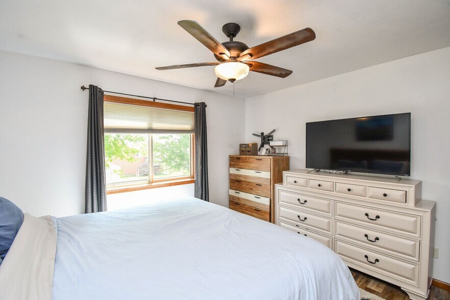 Building Photo - 5704 S San Diego Ave