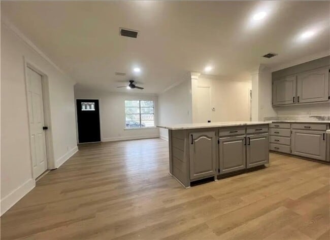 Building Photo - 1459 Cambridge Ct