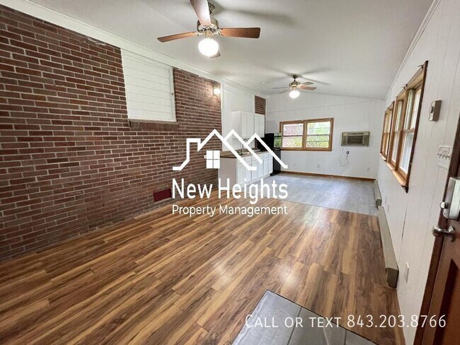 Building Photo - 102 Richter Dr