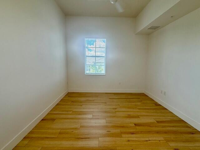 Building Photo - 225 S Latitude Cir