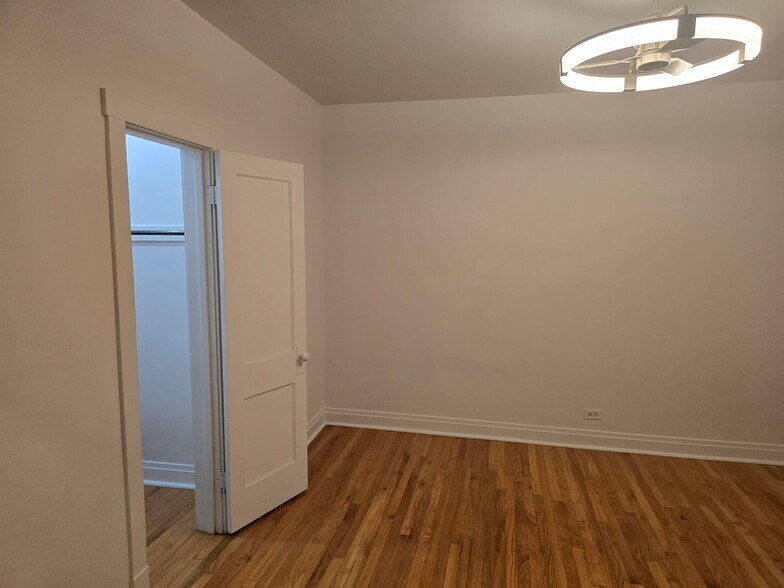 Building Photo - 2896 S Archer Ave