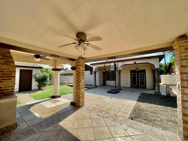 Building Photo - 9666 White Wing Loop