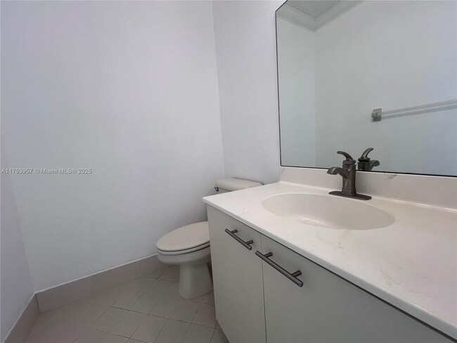 Building Photo - 725 NW 156th Ave