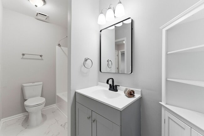 Building Photo - FULLY RENOVAYED TOWNHOME @ KENNESAW, REMARKABLE VALUE!!