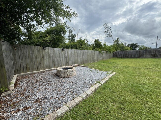 Building Photo - 3549 Azalea Way