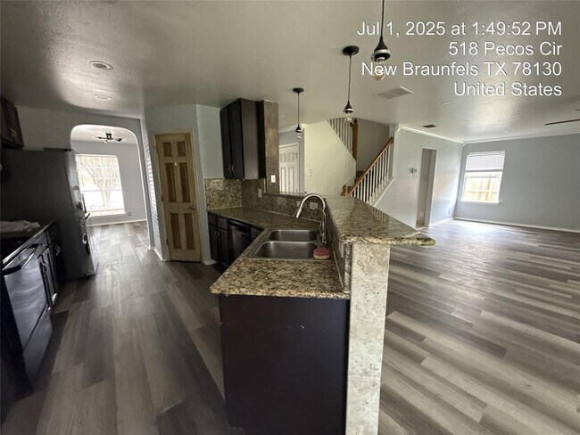 Building Photo - 518 Pecos Cir
