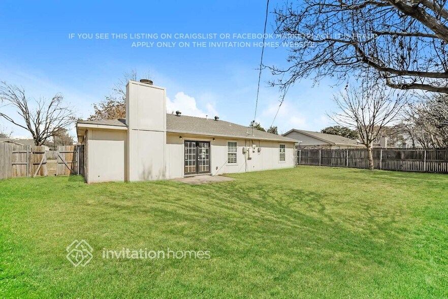 Building Photo - 654 Clover Ln