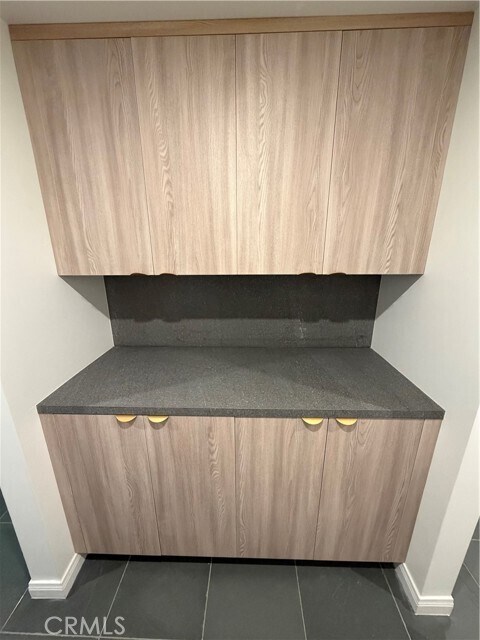 Building Photo - 15999 Via De Las Palmas