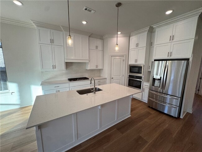 Building Photo - 3004 S 14th St