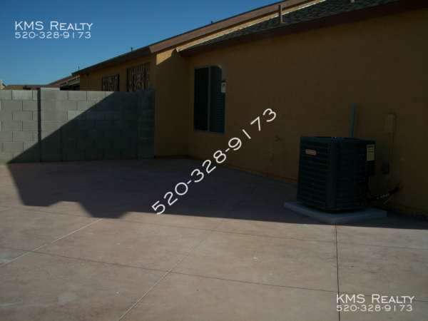 Building Photo - 6027 S Avenida Las Monjas